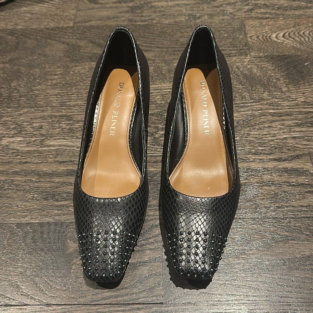 Edgy black leather snakeskin studded kitten heels pumps 6.5 - Picture 3 of 8